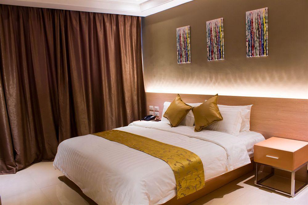 Dela Chambre Hotel Manila Exterior photo