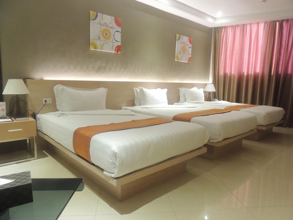 Dela Chambre Hotel Manila Room photo